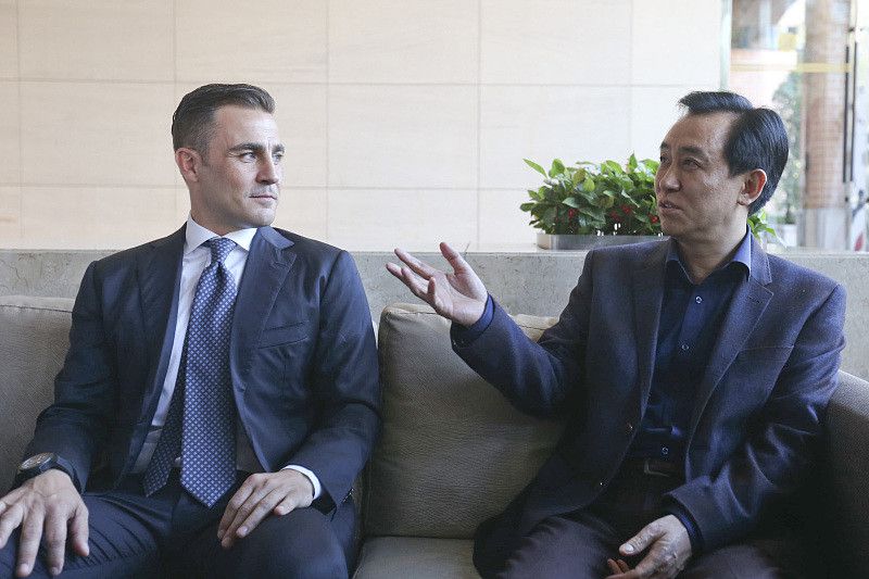 马岚也急了，她是真想从萧常坤手里要一万块钱过来。